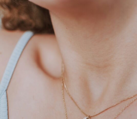 목 통증 관리를 위한 ganzes 습관과 자가 돌봄 방법