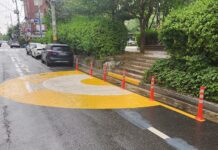 어린이공원에 노란무지개가 피었습니다