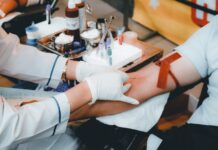 지방간 예방을 위한 생활 습관 개선 person in white long sleeve shirt sitting on chair
