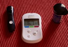 운동 부족이 건강에 가져오는 심각한 문제 white One Touch at 6.7 remote